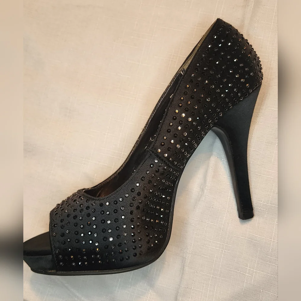 Rampage Elegant Black Studded Heels Rhinestones Sz 7.5 - Picture 3 of 9